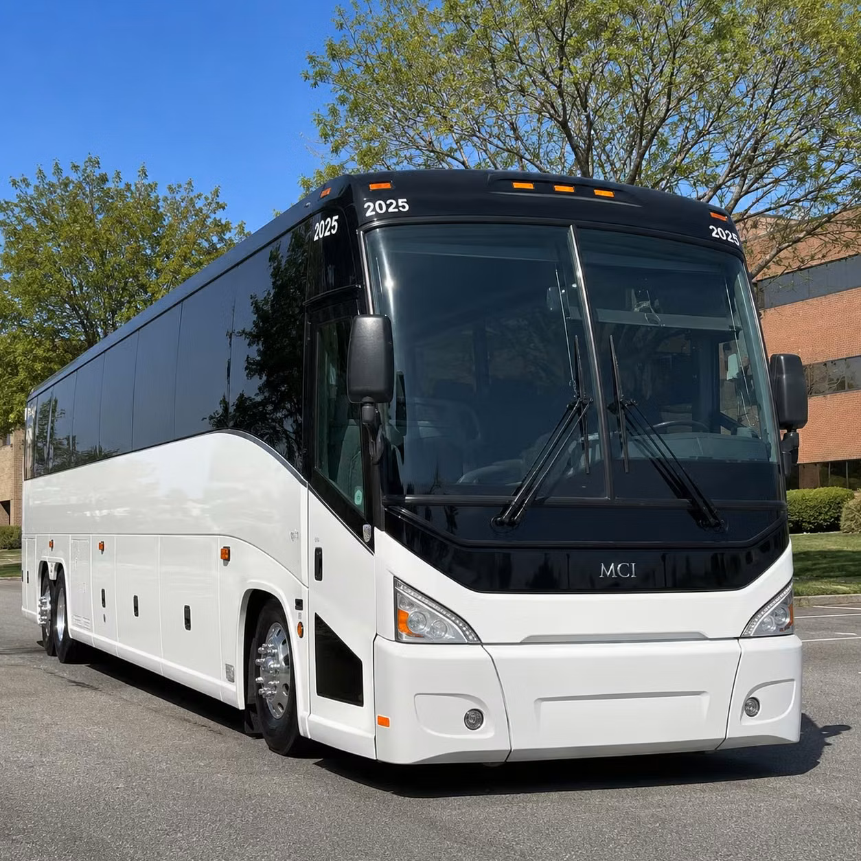 airport transfers and long distance connections for rockville groups